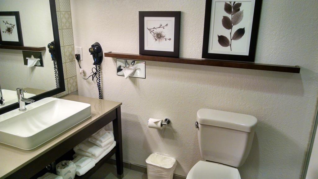 Country Inn & Suites By Radisson, Chippewa Falls, Wi Room photo